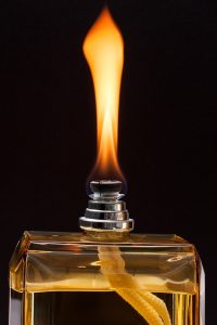 lampa naftowa z perfumu